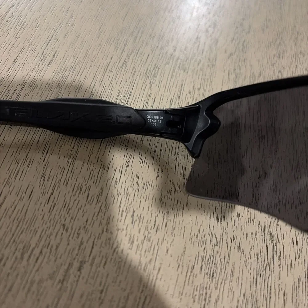 VTG OAKLEY FLAK 2.0 Sunglasses Black Frame PRIZM Polarized OO9188-01 59 12 133